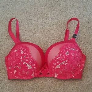 ❤️ Brand New Red Lace VS Push Up Bra