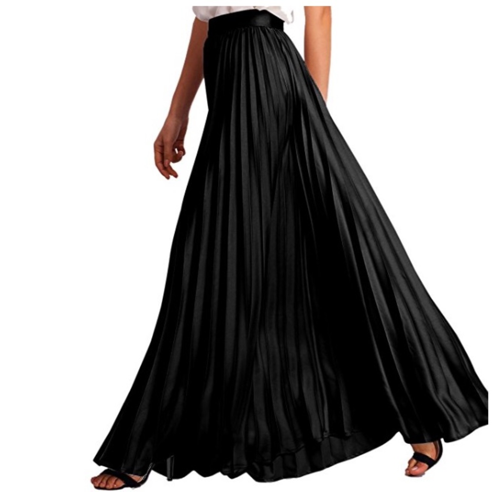 🖤Long Black High Waisted Skirt🖤