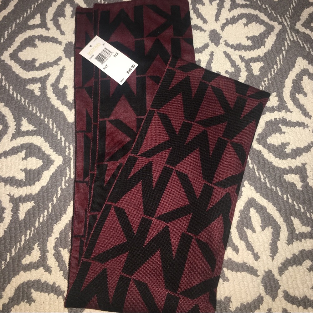 NWT! Michael Kors Logo Scarf❤️🖤