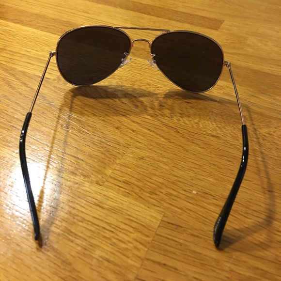 Yellow/green tinted sunglasses - Picture 3 of 3