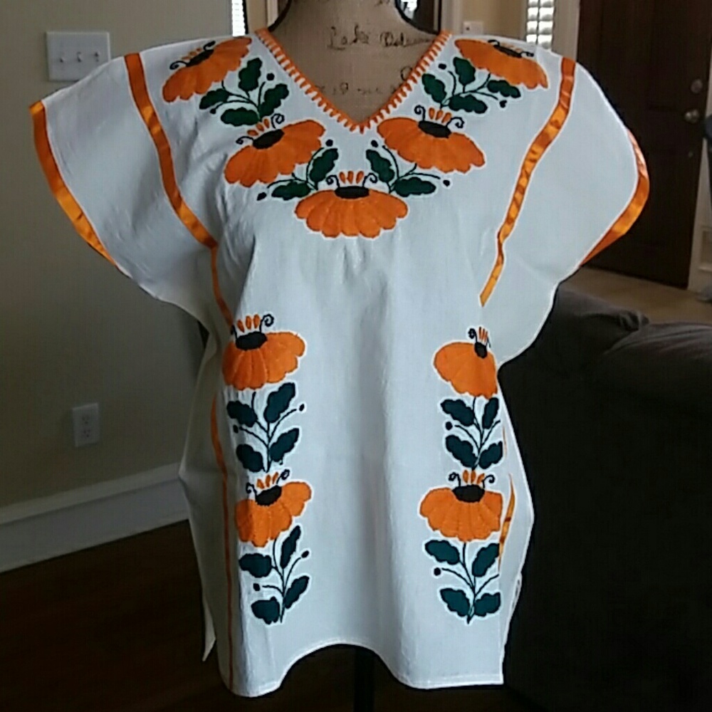 Embroidered blause typical of the State of Oaxaca.