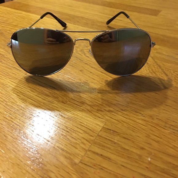 Silver tinted sunglasses - Picture 2 of 3