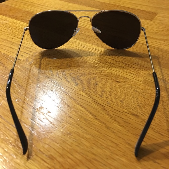 Silver tinted sunglasses - Picture 3 of 3