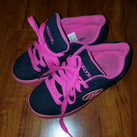 Heelys Other - Heelys Pink & Black Sz. 3 Sneakers With Wheels