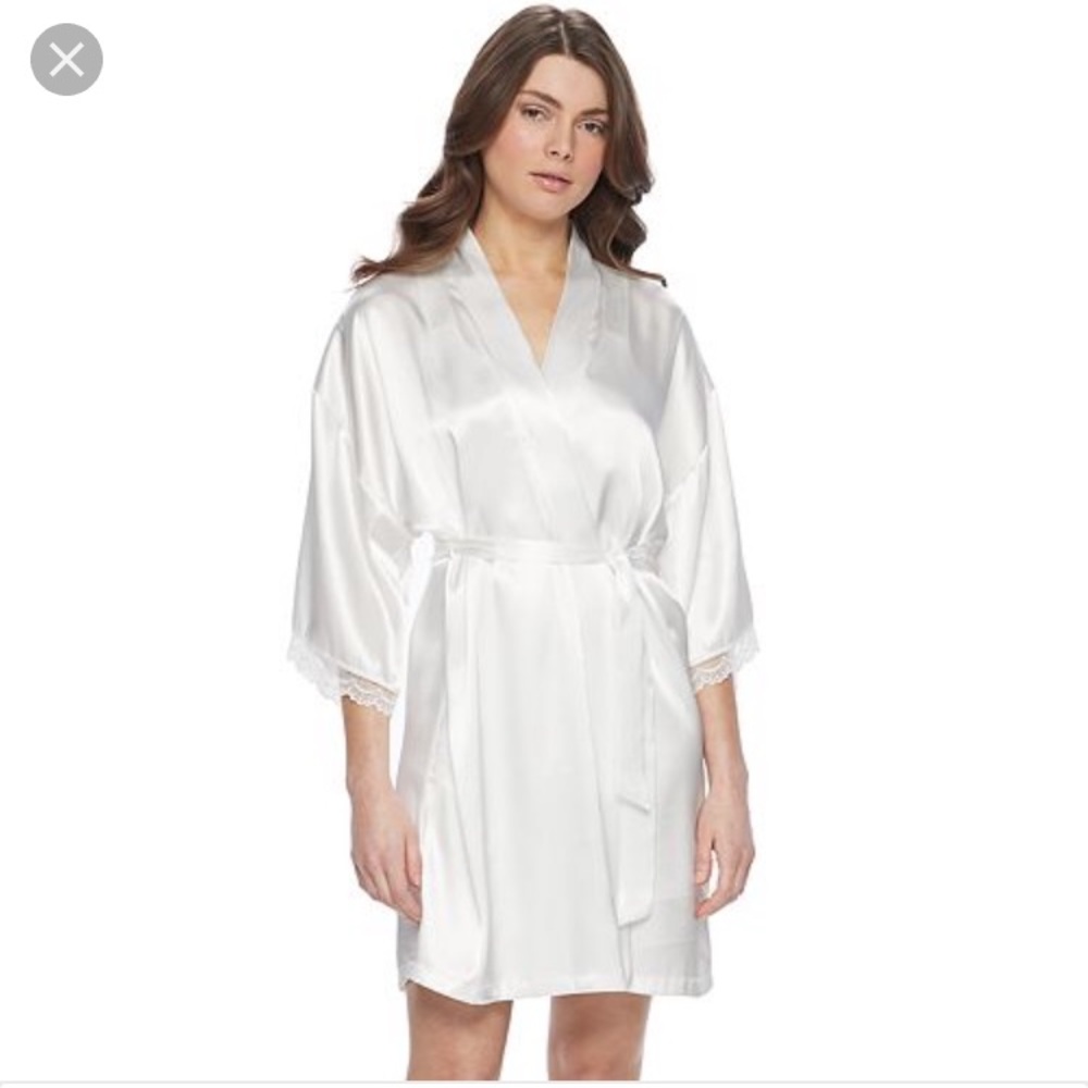 APT 9 NWT Bride Robe.