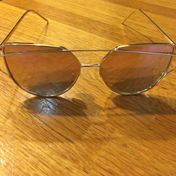 Pink tinted sunglasses - Picture 2 of 3