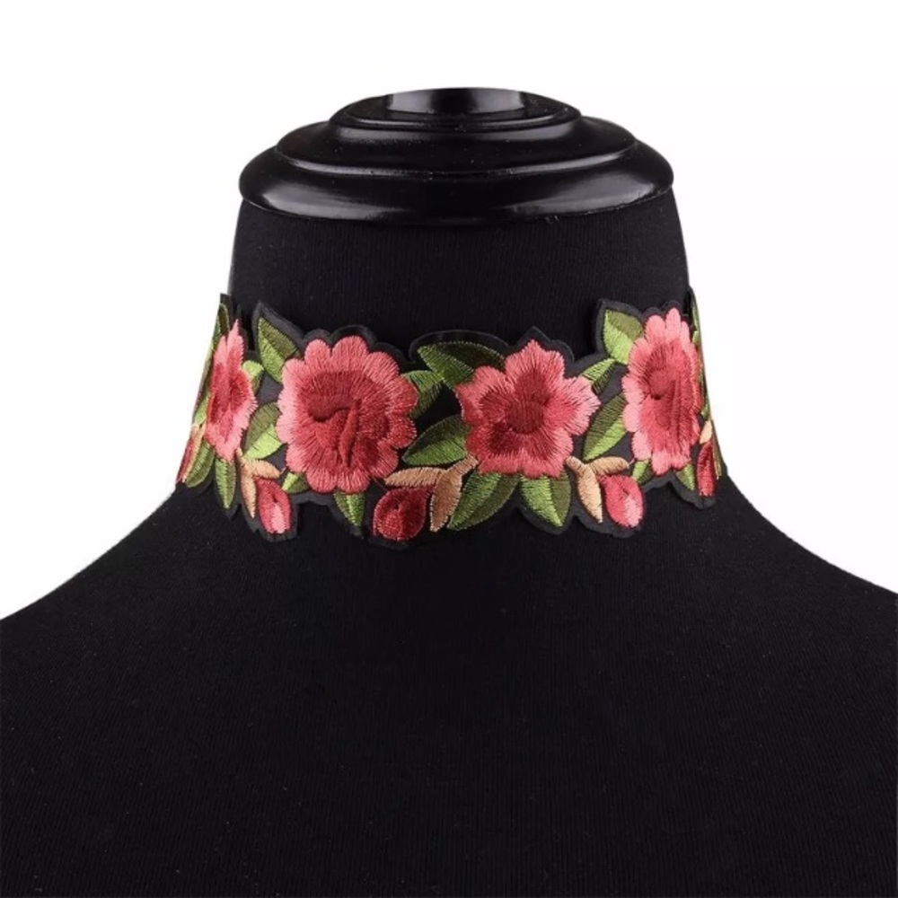 Floral embroidered choker necklace