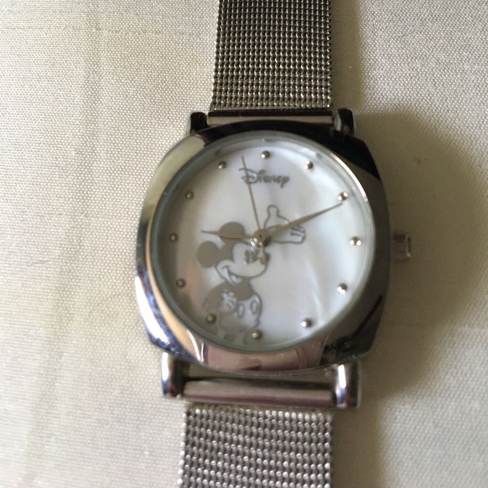 Disney watch - - Picture 4 of 4