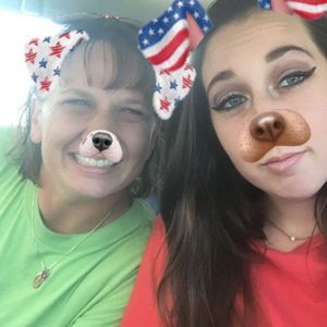 Meet your Posher, Chloe