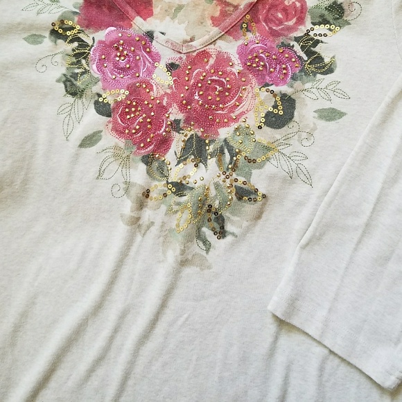 SOLD - Pretty pullover knit top - Picture 2 of 4