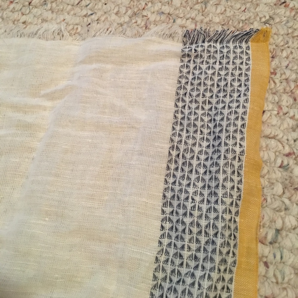 Banana Republic Scarf or Shawl / Wrap NWT