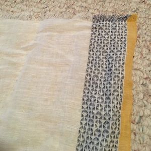 Banana Republic Scarf or Shawl / Wrap NWT