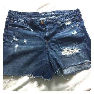 American eagle ripped shorts
