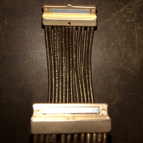 HP#1 😃LEATHER AND GOLD TONE METAL CUFF BRACELET!! - Picture 3 of 7