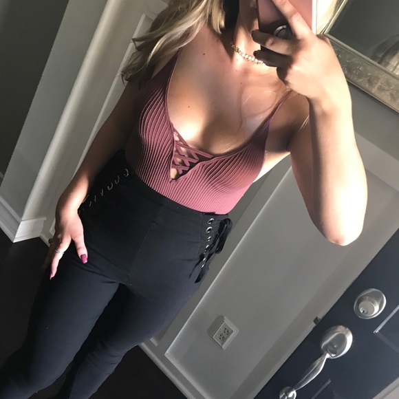 SALE⭐️LAST1•Mauve Criss Cross Bodysuit - Picture 7 of 8