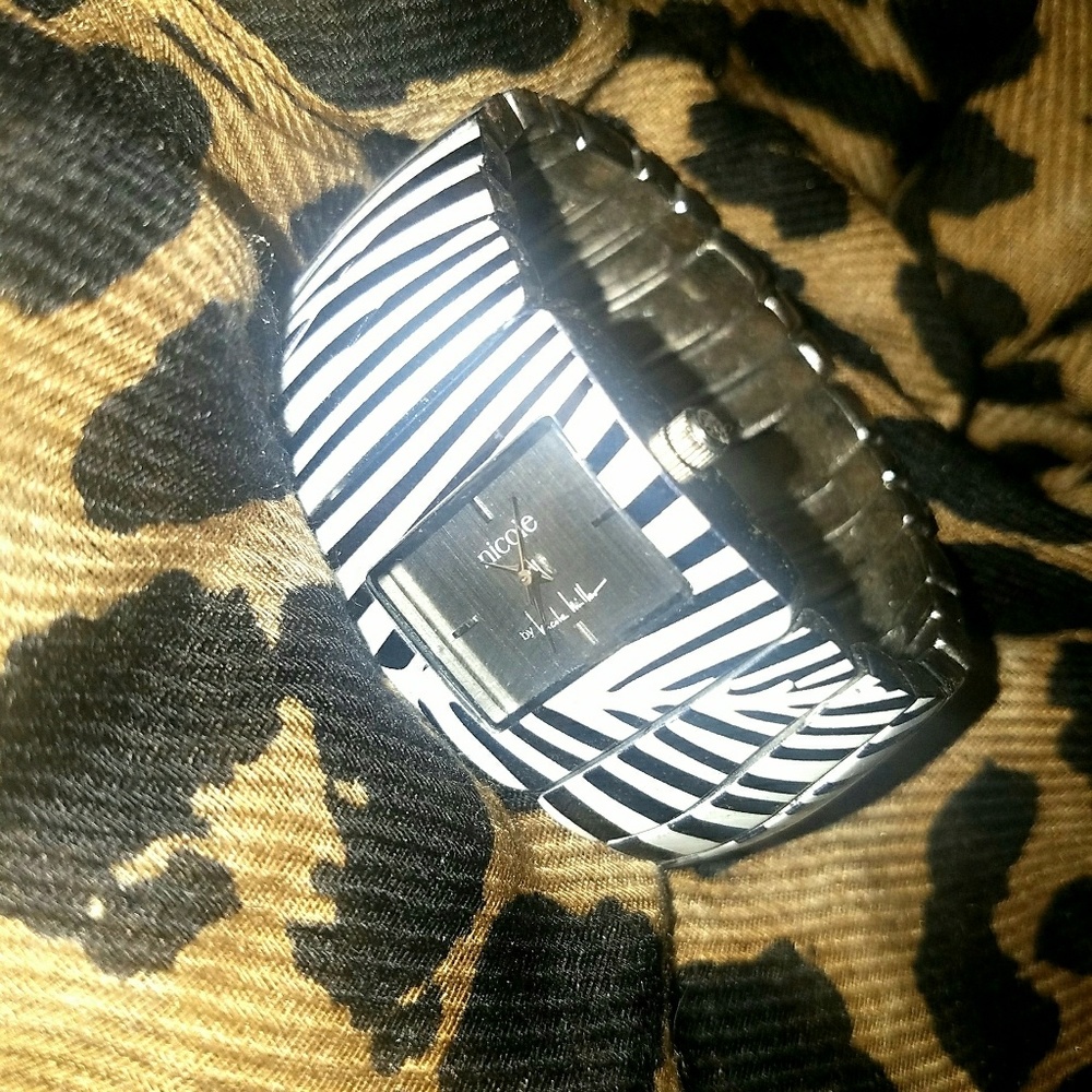 🖤Nicole Zebra Print Link Stretch wrist watch