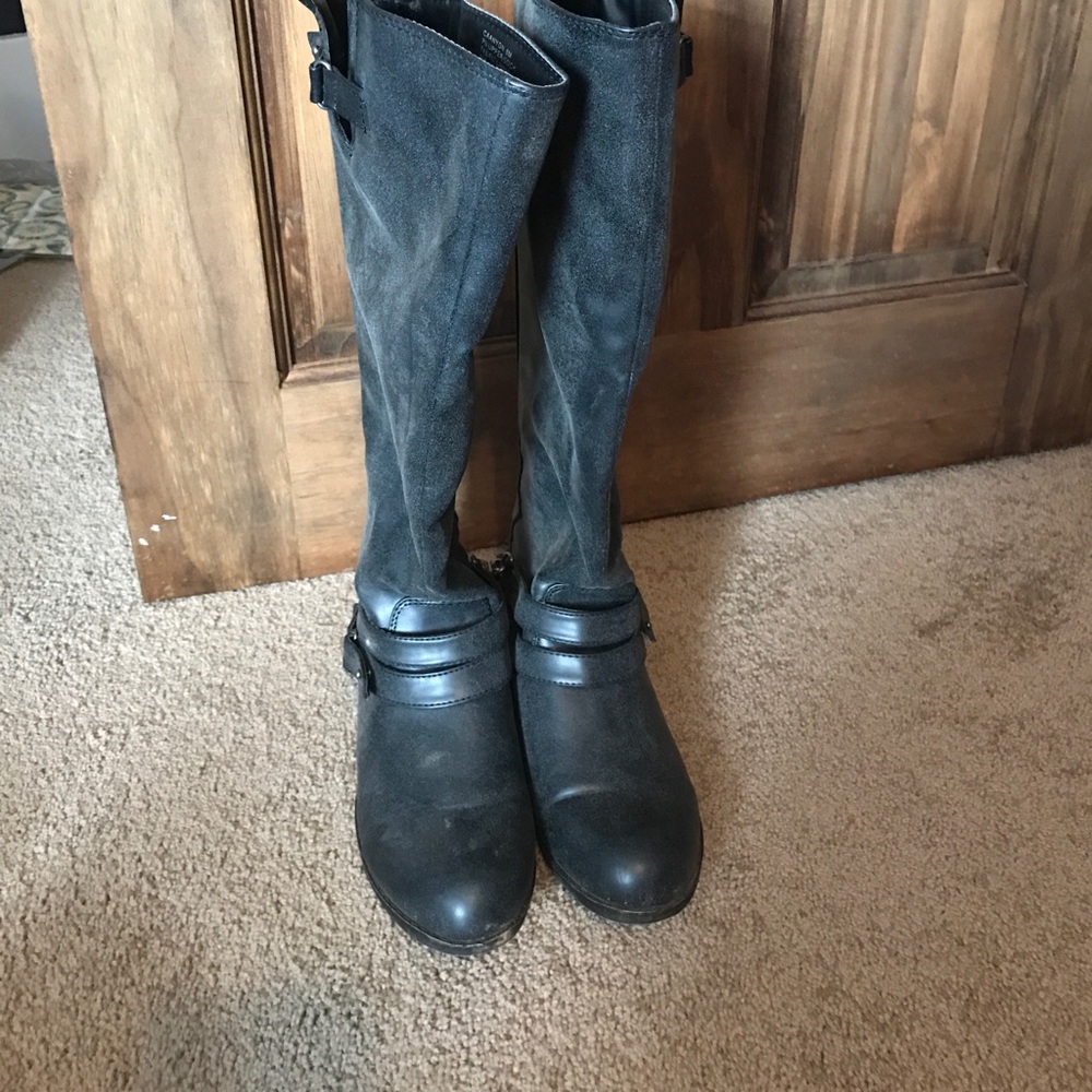 Black boots