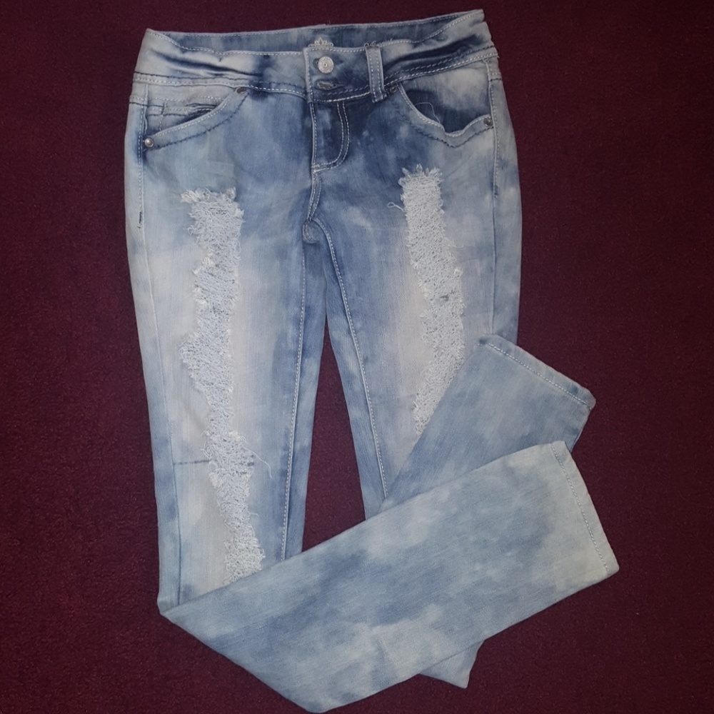 Distressed Skinny Jeans