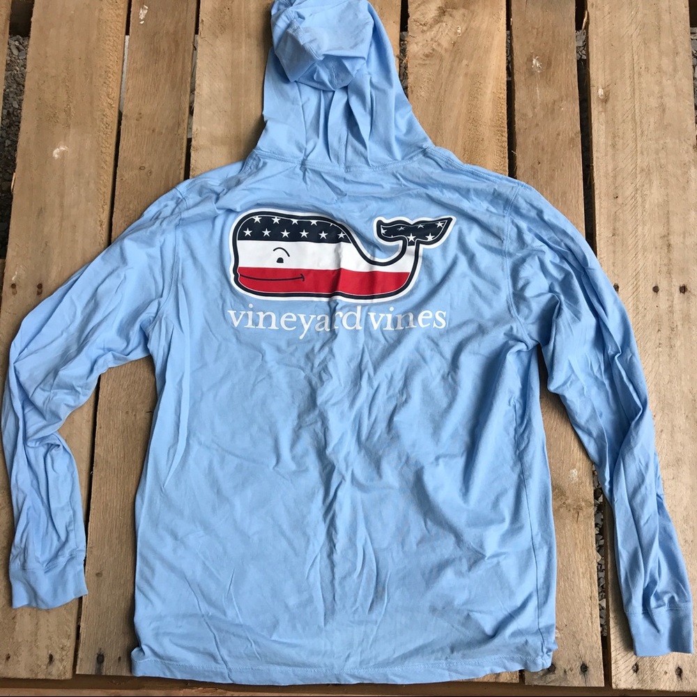 Vineyard Vines men's flag whale hoodie tee