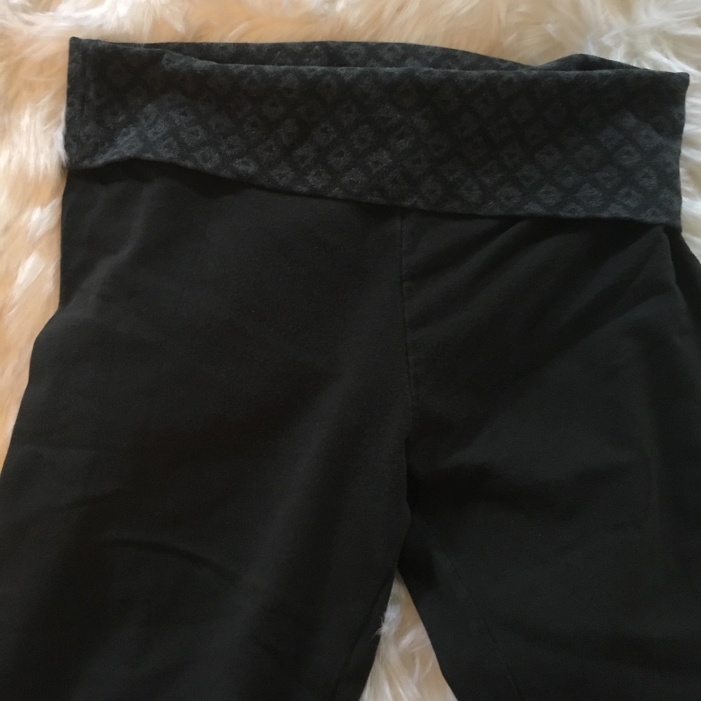 EXCELLENT DEAL! Victoria's Secret black leggings - Picture 2 of 3