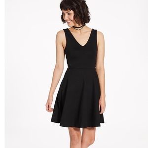 Evereve Kiki Fit and Flare Dress