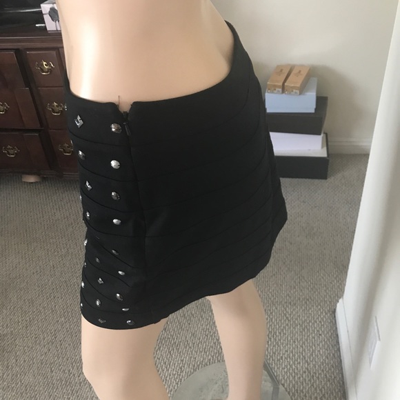 Express Skirt - Picture 3 of 4