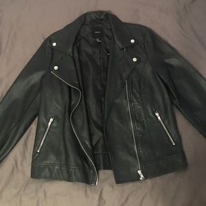 FOREVER 21 BLACK LEATHER JACKET NEVER WORN