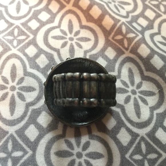 Unique black stretch ring - Picture 3 of 3
