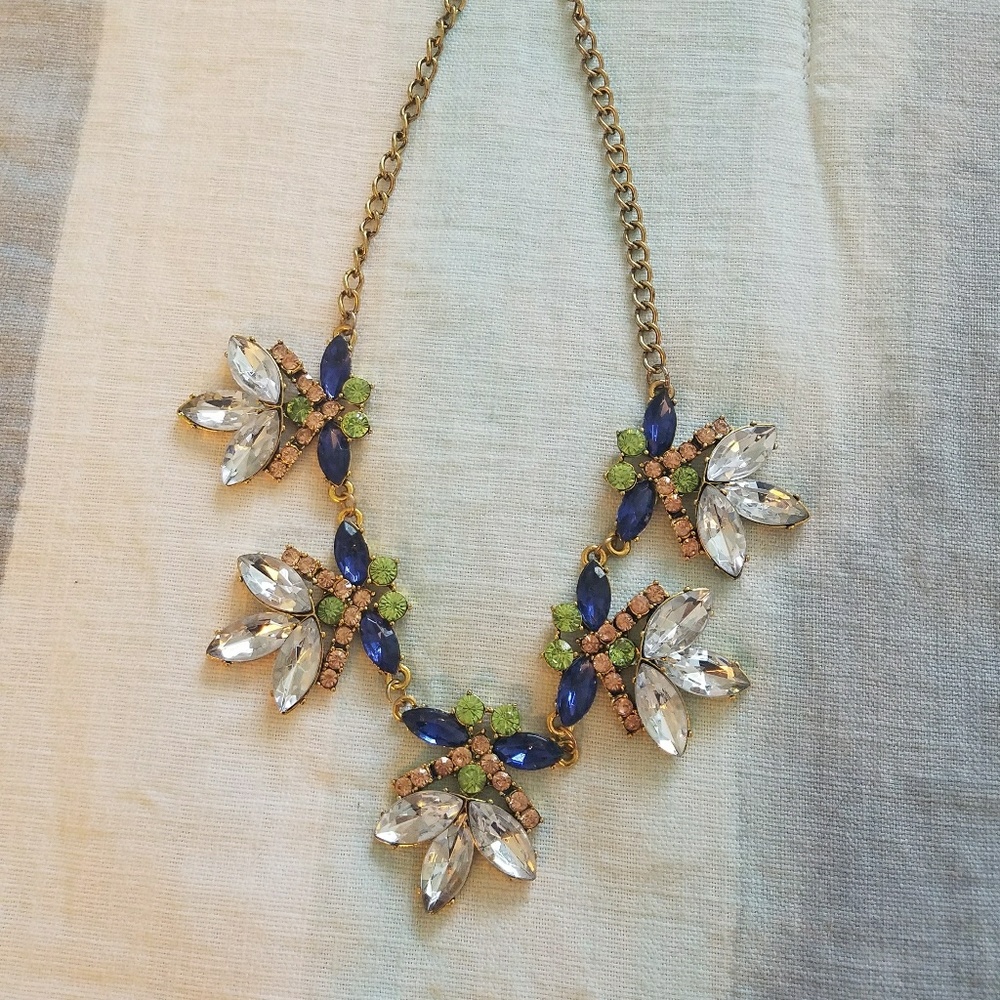 NWOT Rhinestone Statement Necklace