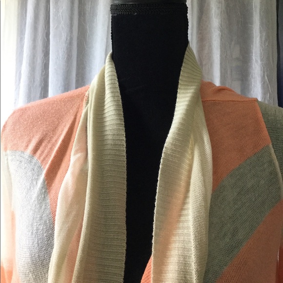 Coral and cream cardigan - Picture 2 of 6