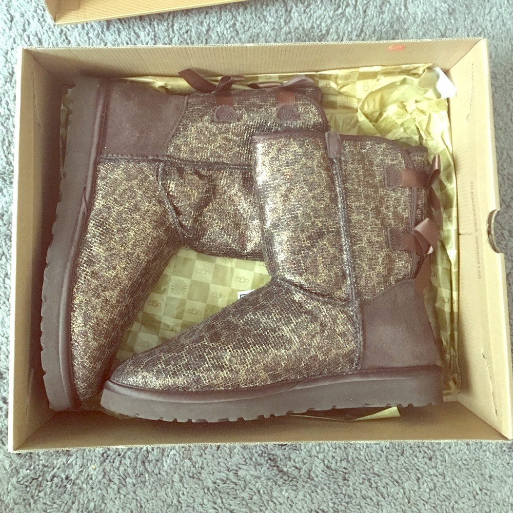 Never worn Uggs! Leopard glitter Bailey Bow