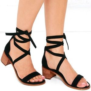 Size 7 Steve Madden Lace up block heel Sandal
