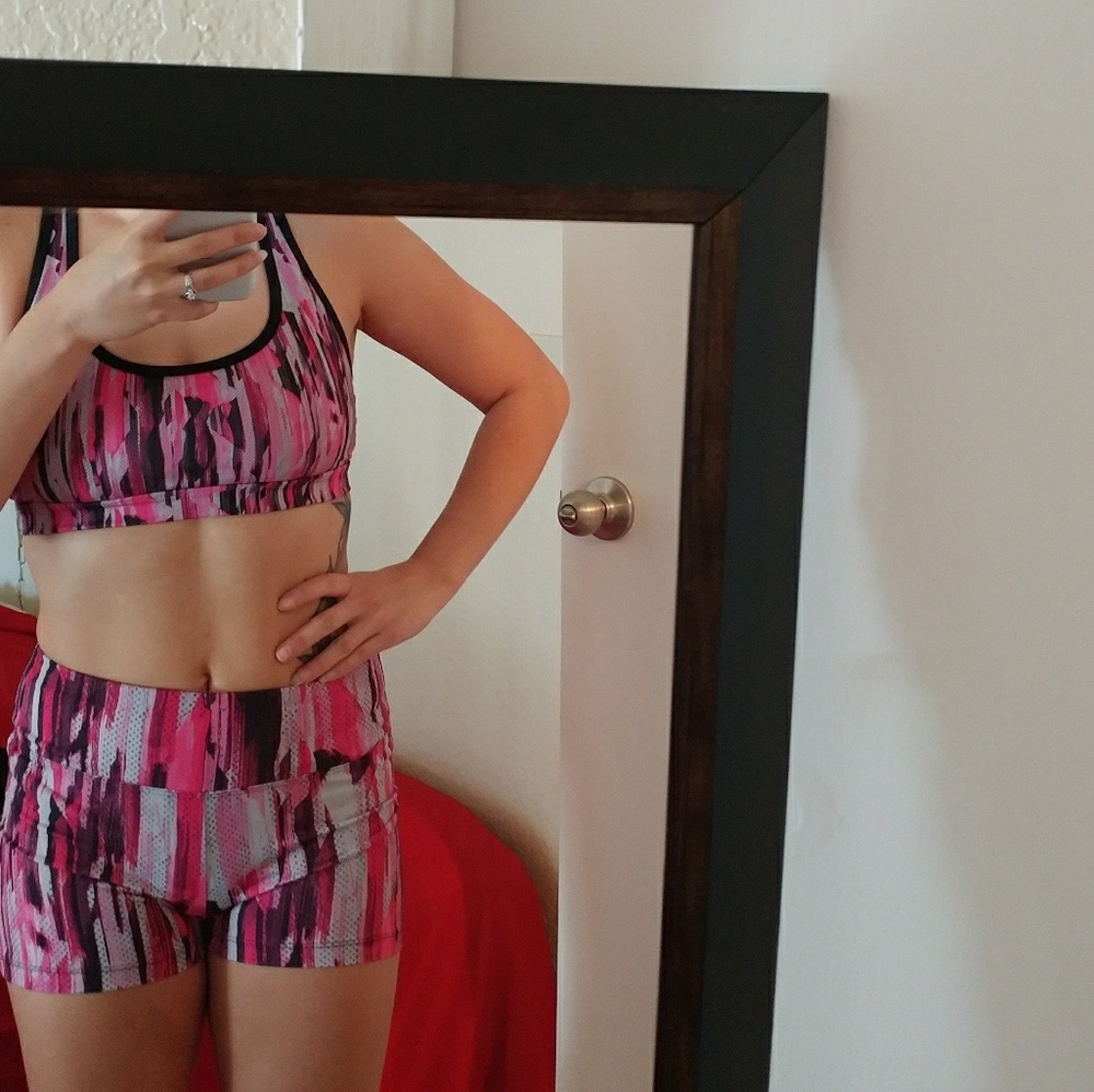 Marika tek workout set