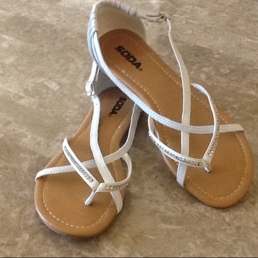 Summer strappy sandals in bright white