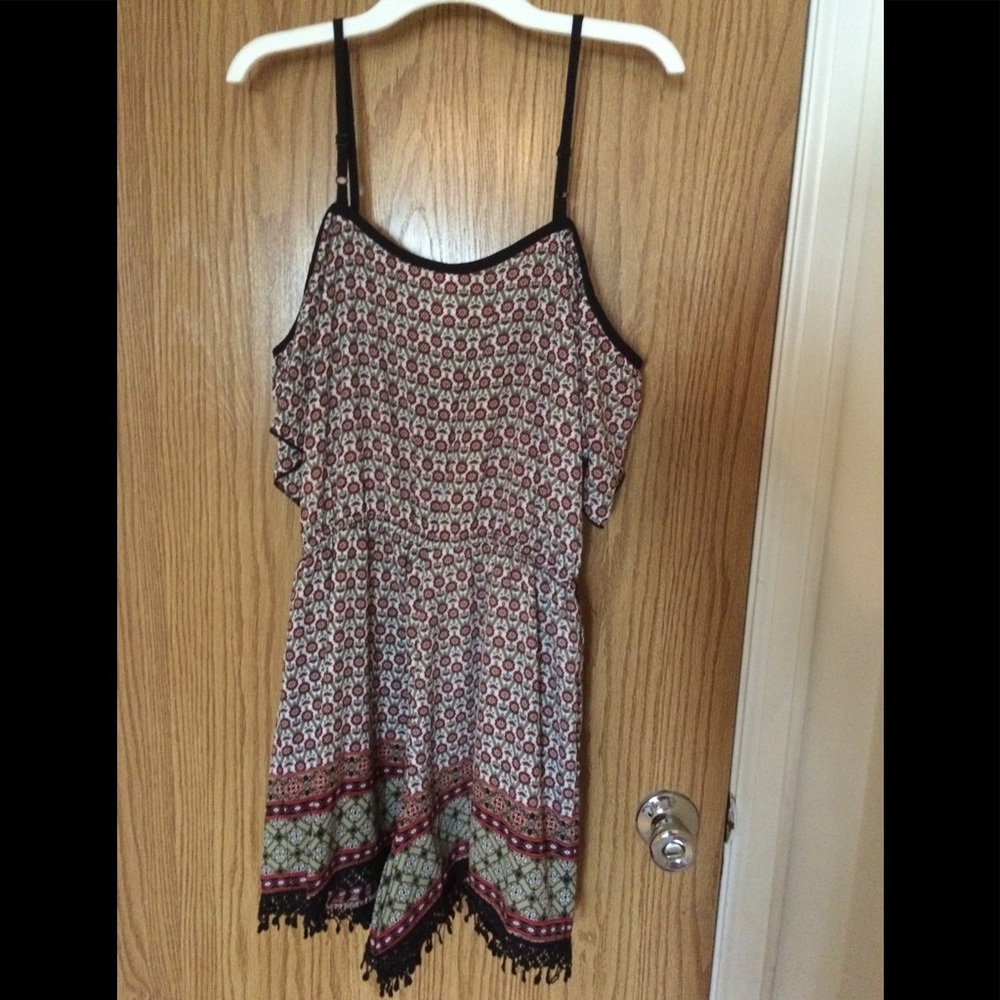 Xhilatation Off the Shoulder Romper -Medium - Picture 3 of 8