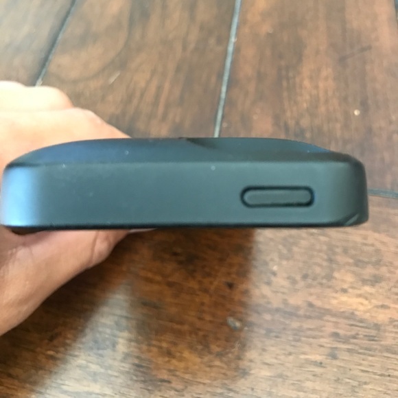 Mophie Charging Case for iPhone 5, 5s, 5c and 5e⚡️ - Picture 4 of 6