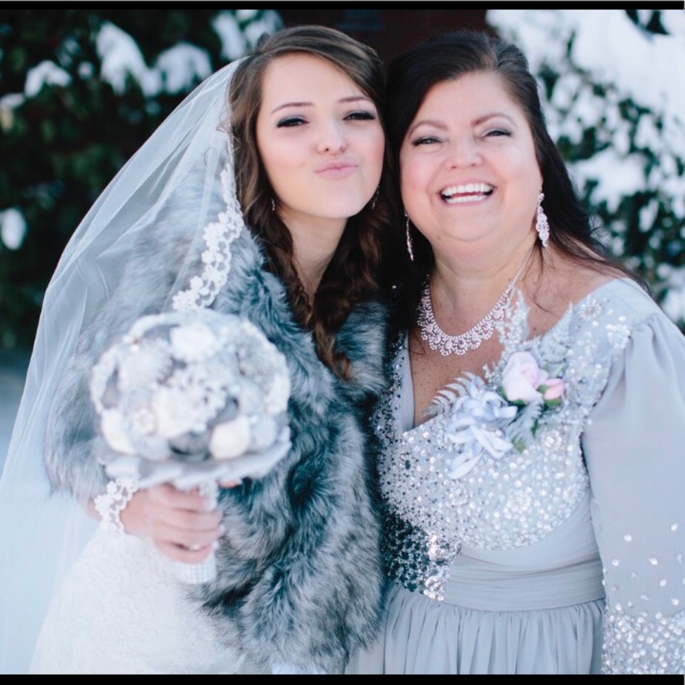 Meet your Posher, Gloria