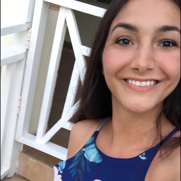 Meet your Posher, Annamaria - Picture 1 of 1