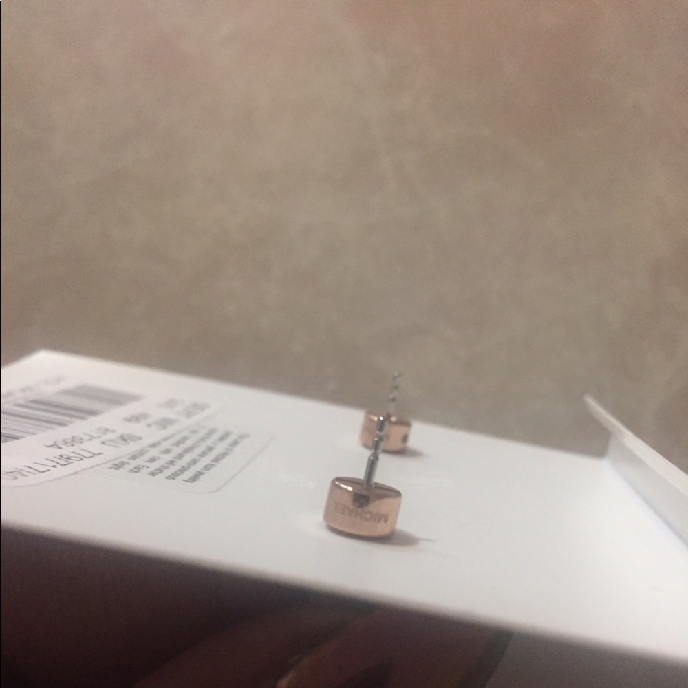 MICHAEL KORS CRYSTAL EARRINGS - Picture 5 of 6