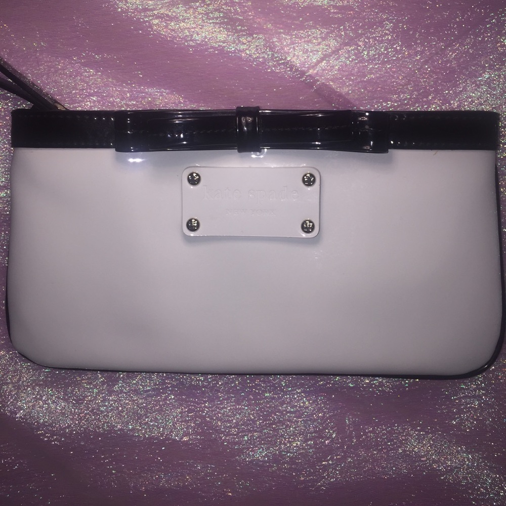 NWOT 👛 Kate Spade Leather White/Black Wristlet