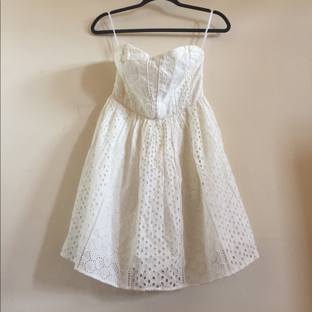 White strapless crochet dress