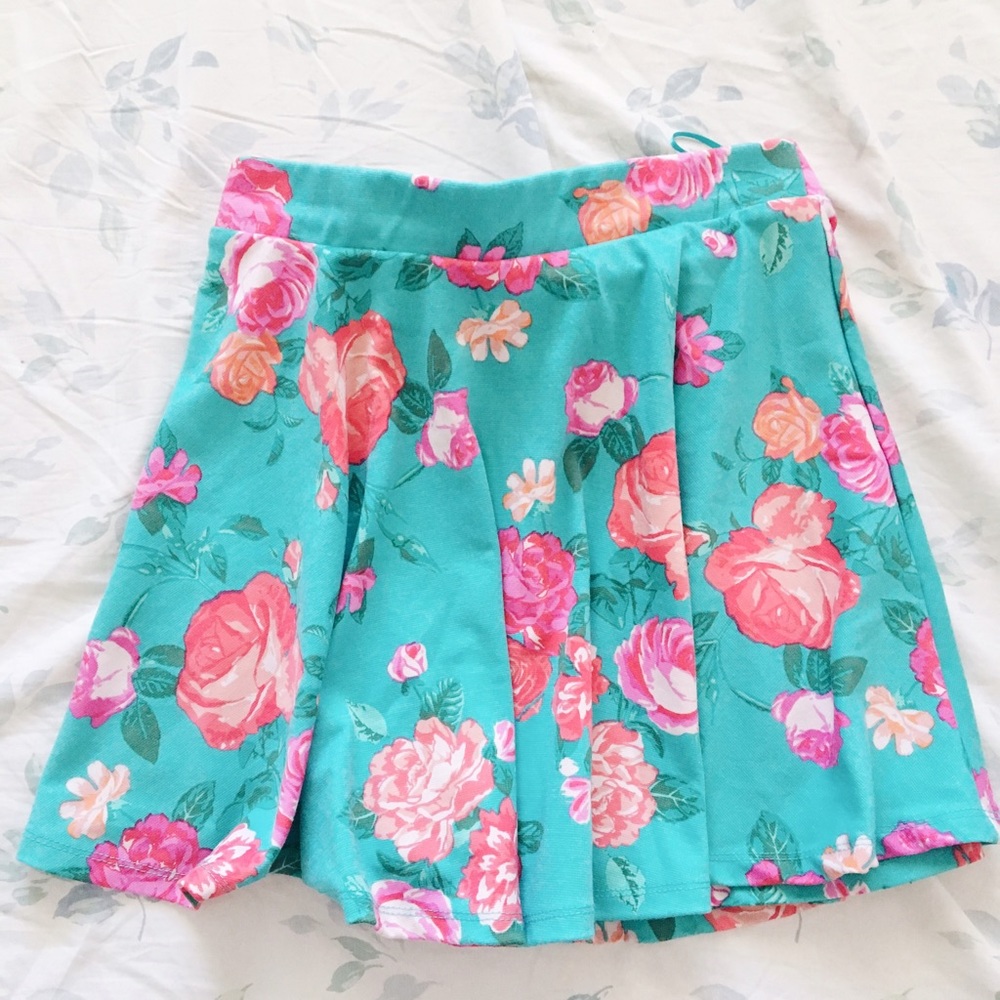 ❌SOLD ON MERC❌ Charlotte Russe floral skirt