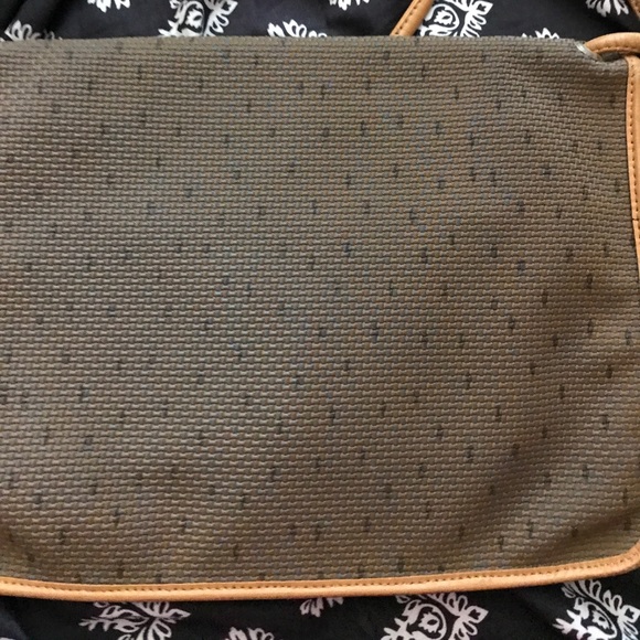 YSL - Picture 3 of 5