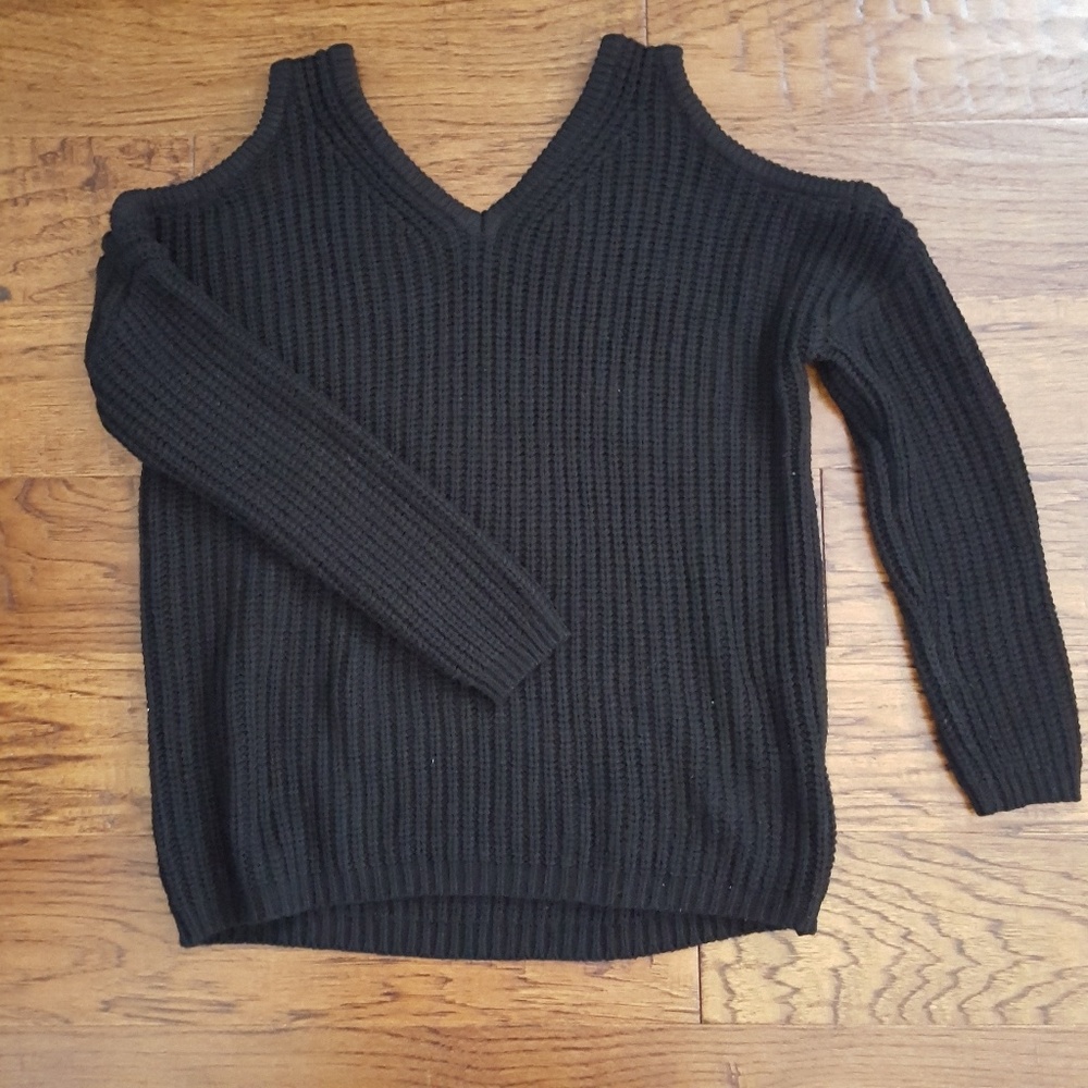 Cotton On knitted top- cold shoulder