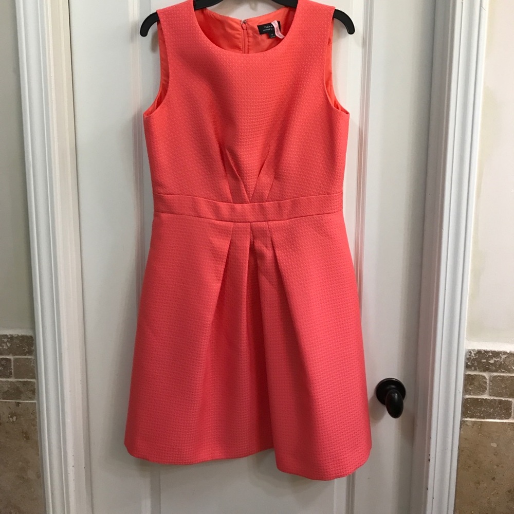 Tahari Dress w/ Pockets!