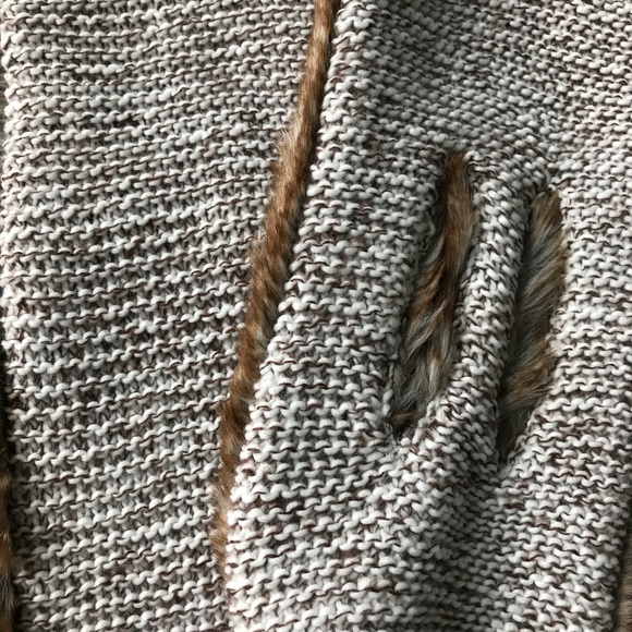 Anthropologie Faux-Fur Ascot Scarf - Picture 5 of 8