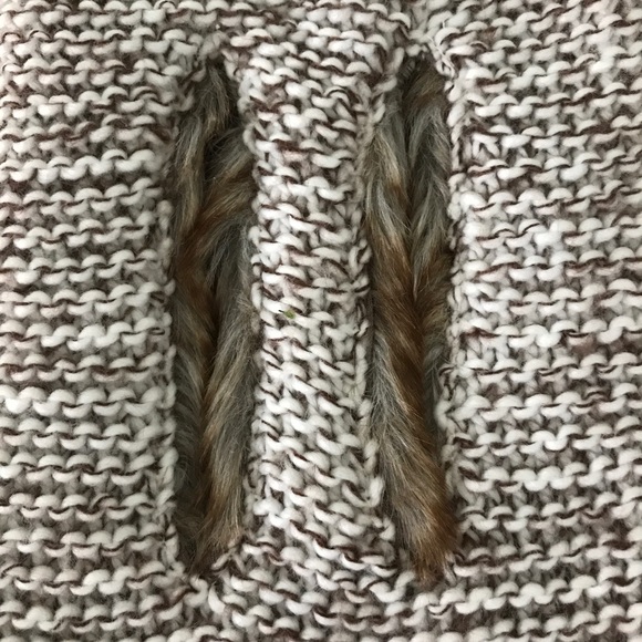 Anthropologie Faux-Fur Ascot Scarf - Picture 4 of 8