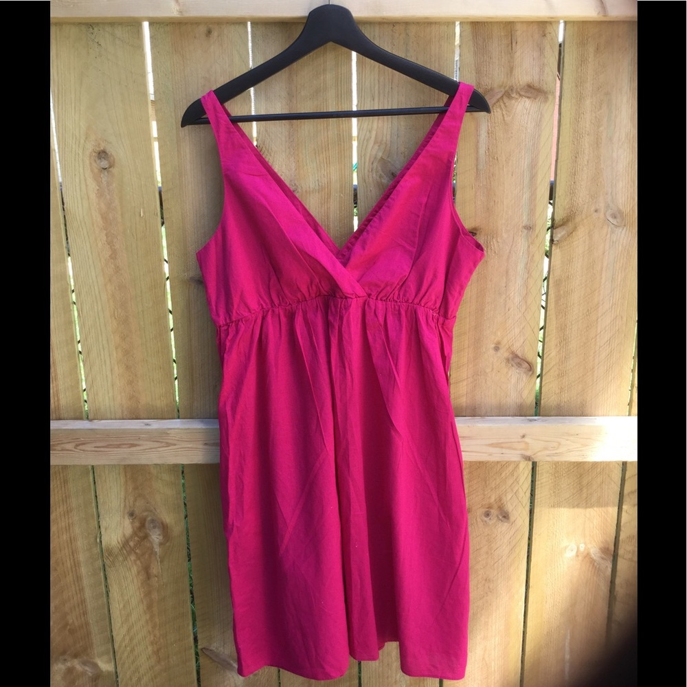 Old Navy v-neck and v-back dress