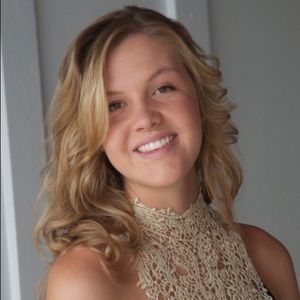 Meet your Posher, Claire