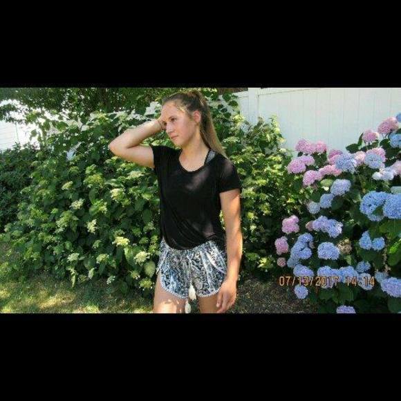 Meet your Posher, Kenzie - Picture 1 of 1